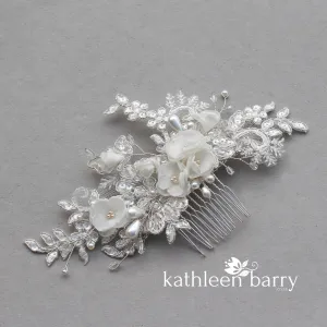 Chanel Floral lace Bridal hair comb - veil comb - ivory off-white