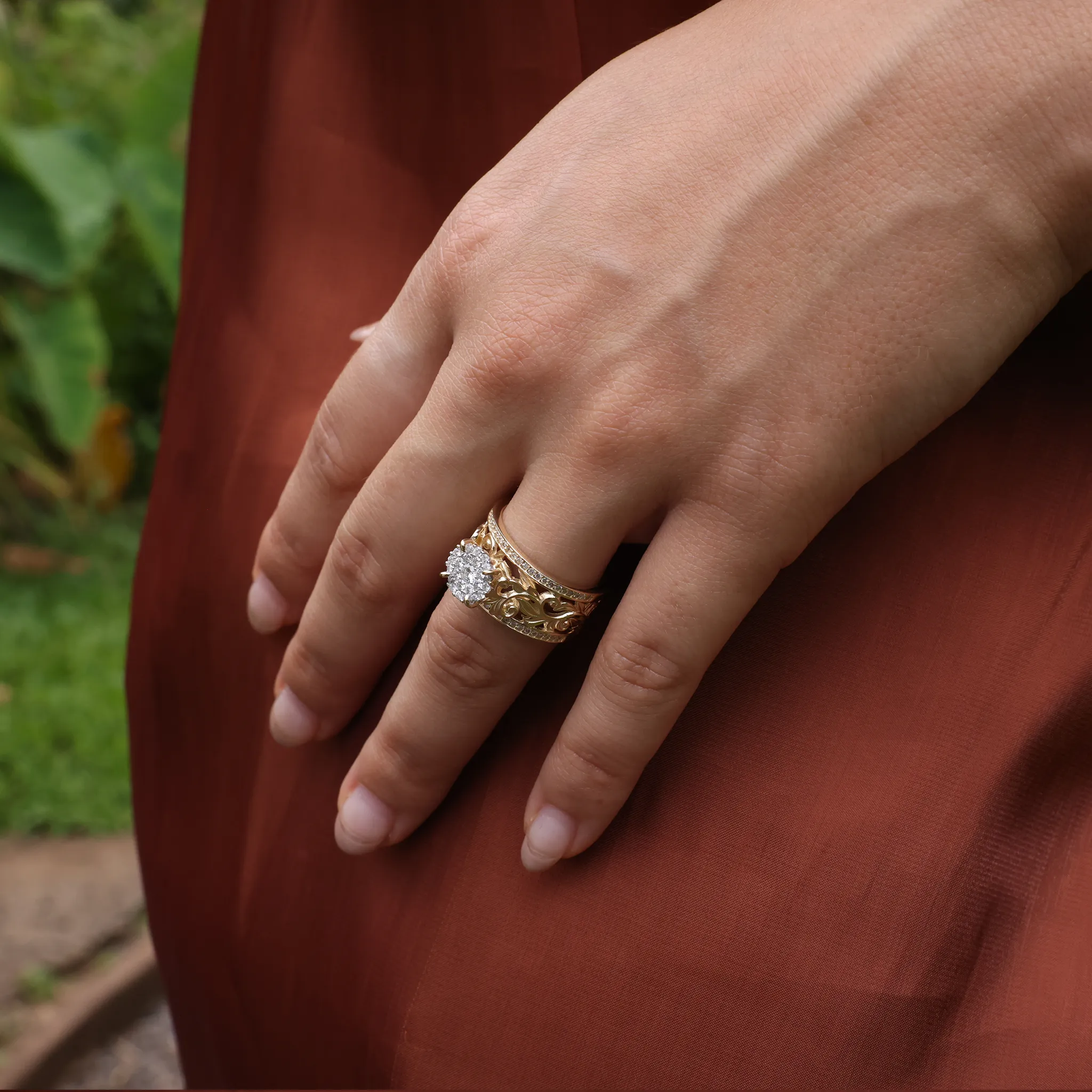 Living Heirloom Engagement Ring in Gold with Diamonds - 10mm